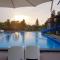 Kluang Container Swimming Pool Hotel - 居銮