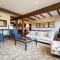 Silver Star #1205 - 3 Bed Condo