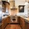 Silver Star #1205 - 3 Bed Condo