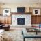 Silver Star #1205 - 3 Bed Condo