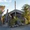 Beachcomber Lodge & Backpacker