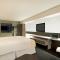 Novotel Montreal Center