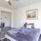 Ocean Drive Studio Historic Building minutes walk to the Beach. - ميامي بيتش