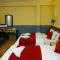 Hotel Silver Oaks Inn