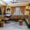 Hotel Silver Oaks Inn