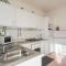 HOME4U - Cosy Apartment with Fantastic Terrace
