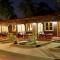 Naaval Beach Villa & Rooms