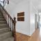 Amberley - circa 1880s Luxury - 5 brooms sleeps 9