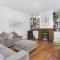 Amberley - circa 1880s Luxury - 5 brooms sleeps 9