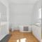 Amberley - circa 1880s Luxury - 5 brooms sleeps 9