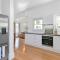 Amberley - circa 1880s Luxury - 5 brooms sleeps 9