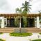 Paraiso Rainforest and Beach Hotel