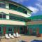 The Lookout Beach Hotel