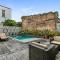 Charming 2BR on Carondelet by Hosteeva