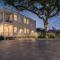 Charming 2BR on Carondelet by Hosteeva