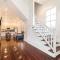 Charming 2BR on Carondelet by Hosteeva - New Orleans