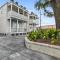 Hosteeva 3 BR Cottage Close to St Charles 5 m Ride to FQ