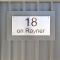 Foto: 18 on Rayner - swish apartment Myrtleford 11/13