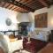 Villa in Private Estate,shared Pool,parking,3km to Ponte Vecchio