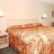 Bridgeway Inn & Suites