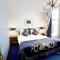 Ambassade Hotel