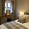 De Courceys Manor Suites & Cottages