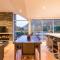 Riverview Retreat Holiday Home by MajorDomo