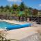 Golden Hills Farm Cottage with Swimming Pool