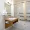 MorningGlory Inn & Suites
