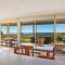 Beach Breakers Apartment Stunning Views