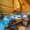 Foto: Le Black Bear- Les Chalets Spa Canada 49/92