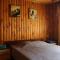 Hotel-complex Mizh Triokh Ozer