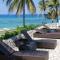 Foto: Luxury 2BR Home facing Beach w/Pool Montego Bay #4 32/49