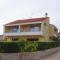 Apartments by the sea Vinisce, Trogir - 5229