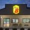 Super 8 by Wyndham Greencastle - Greencastle