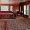 Silver Pines Lodge