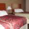 Canby Inn and Suites - Canby