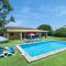 Family Villa Bovis with Private Pool - El Port