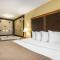 Hibiscus Inn & Suites