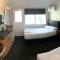 Bateau Bay Hotel