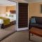 Best Western Harbour Inn & Suites Huntington - Sunset Beach