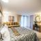 Forest Suites Boutique Hotel