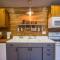 Red Roof mountain cabin with Starlink internet! - Stanley
