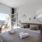 Beachfront flat, private parking, pools, sea at less than 200 m