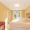 Screened porch pt water views hot tub walk to Saug