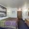 Super 8 by Wyndham Bernalillo