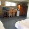 Lake Albert Motel