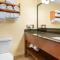 Clarion Hotel & Suites University-Shippensburg