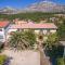 Apartments and Rooms Dragica