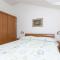 Apartment and Rooms Mate